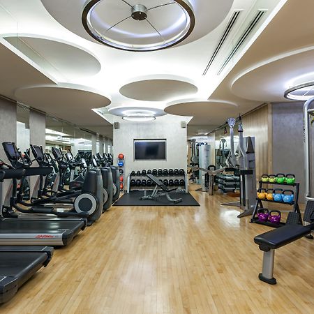 Hotel The Peninsula Bangkok Exteriér fotografie The gym at the hotel