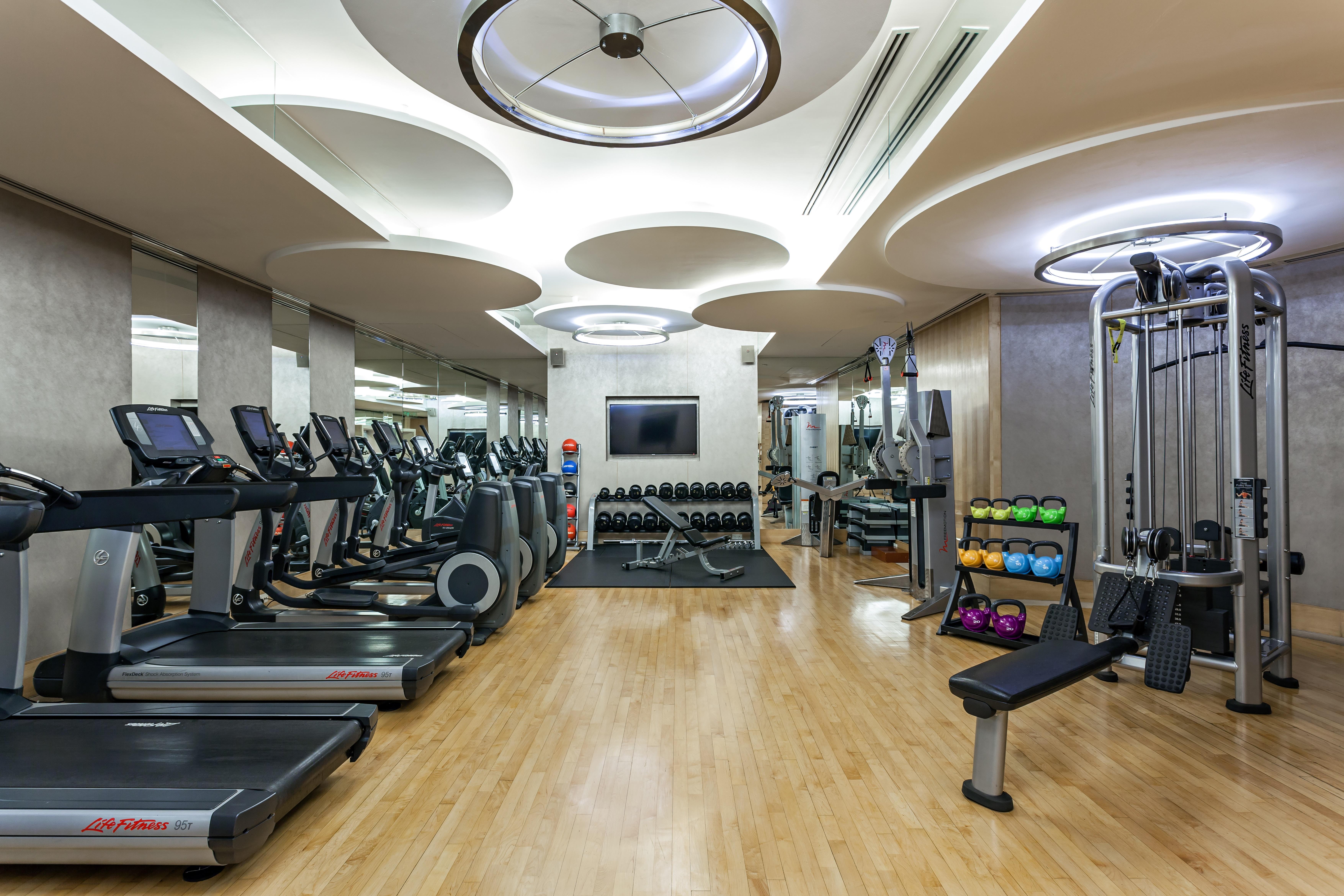 Hotel The Peninsula Bangkok Exteriér fotografie The gym at the hotel
